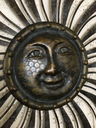 Beautifully beautiful decorative metal wall ornament, THE SUN.